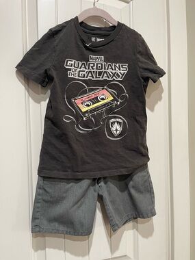 Outfit. 6/7 Marvel Guardians of the Galaxy Black Tee and grey Volcom shorts